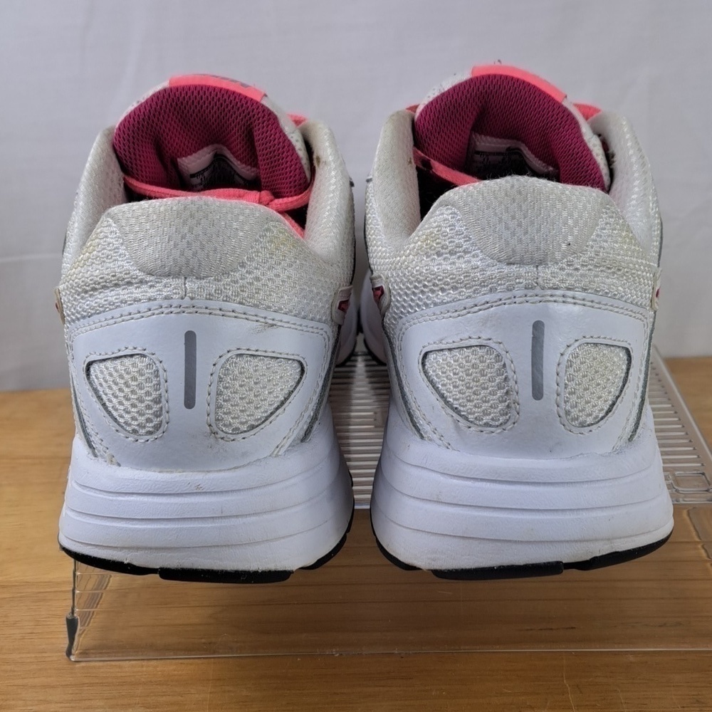 Nike Dart 10 reslon motion fit women's size 11 white & pink running shoes - Picture 3 of 8